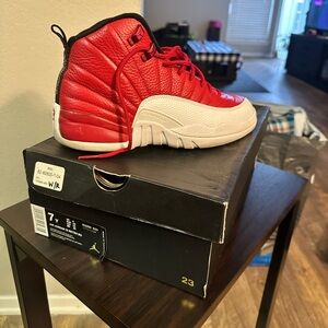 Jordan 12 size 7